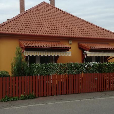 Kéri Vendégház Mosonmagyaróvár Extérieur photo